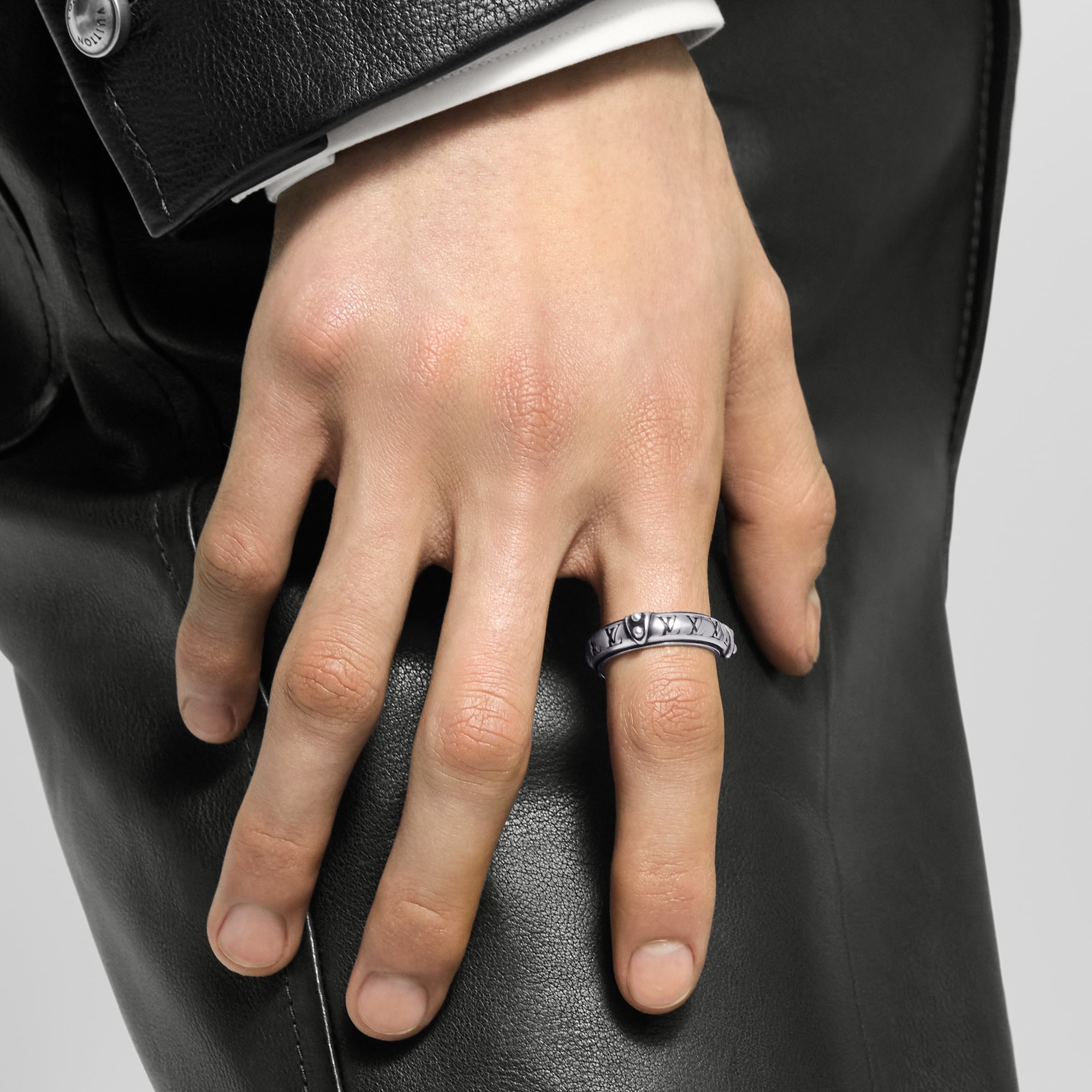 LV Lozine Ring S00 - New - For Men | LOUIS VUITTON ®
